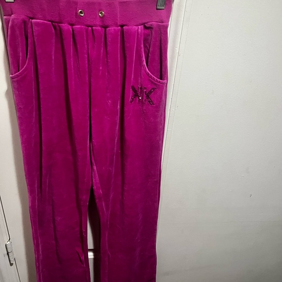 Kardashian Kollection Velvet Fuchsia pants with sequins - Picture 10 of 16